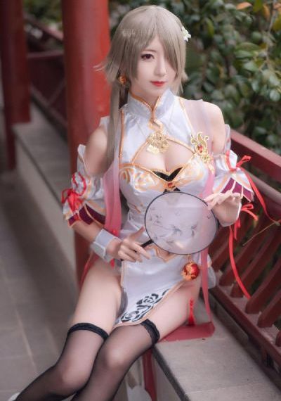 天降女子从二楼掉下来了
