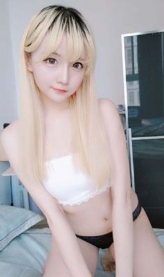 女室友自愿成为我的脚奴