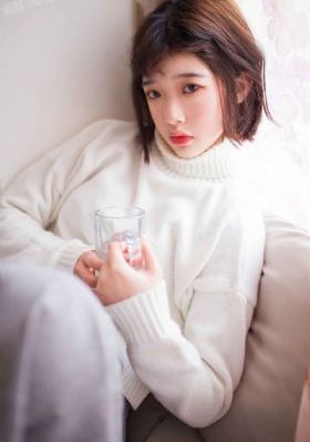 岸边露伴 一动也不动 2021